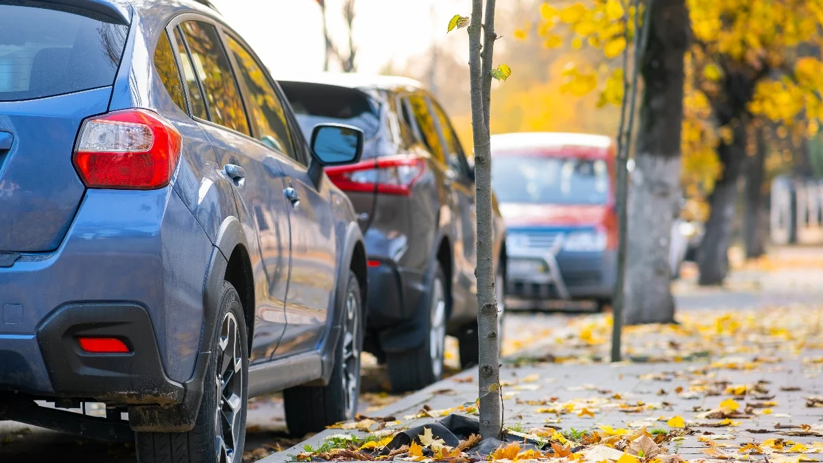 Privatparkplatz kennzeichnen: Von der Schildlösung bis zur cleveren Idee